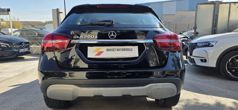 MERCEDES GLA 200D 136CV/ 7-G DCT / INTUITION 2019