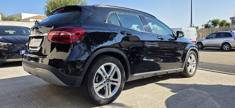 MERCEDES GLA 200D 136CV/ 7-G DCT / INTUITION 2019