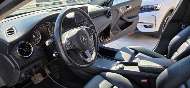 MERCEDES GLA 200D 136CV/ 7-G DCT / INTUITION 2019