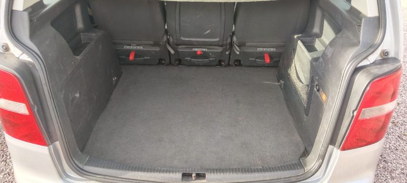 VOLKSWAGEN TOURAN 1.9 TDI 100 5P 2003