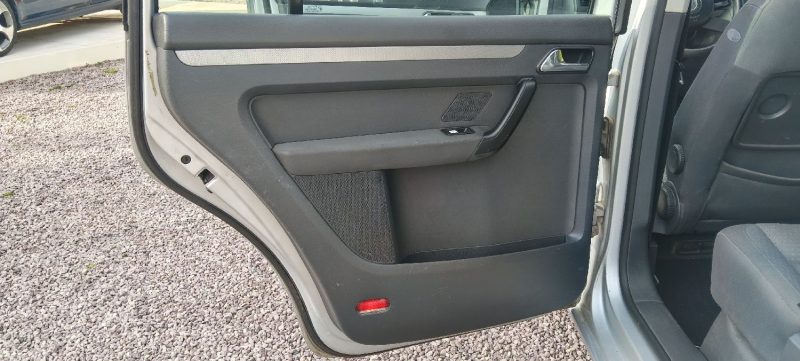 VOLKSWAGEN TOURAN 1.9 TDI 100 5P 2003