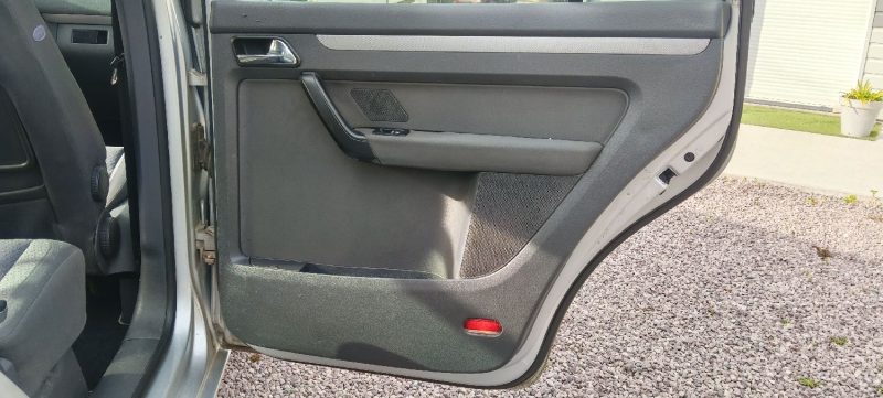 VOLKSWAGEN TOURAN 1.9 TDI 100 5P 2003