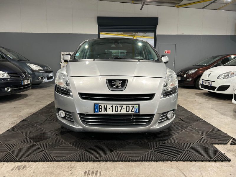 PEUGEOT 5008 CONFORT 1.6 HDI 112CH