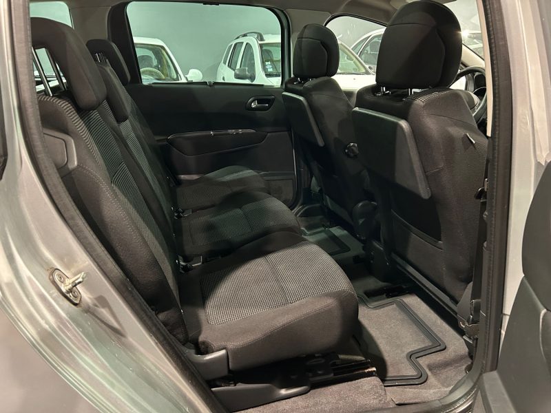 PEUGEOT 5008 CONFORT 1.6 HDI 112CH