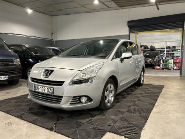 PEUGEOT 5008 CONFORT 1.6 HDI 112CH