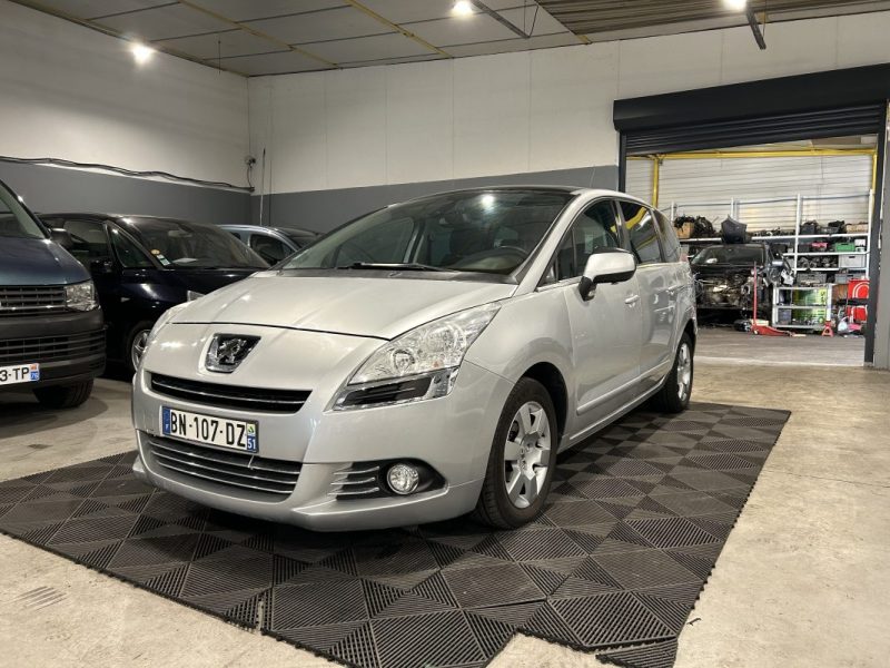PEUGEOT 5008 CONFORT 1.6 HDI 112CH