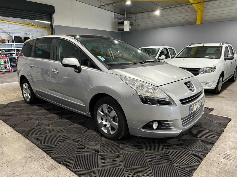 PEUGEOT 5008 CONFORT 1.6 HDI 112CH