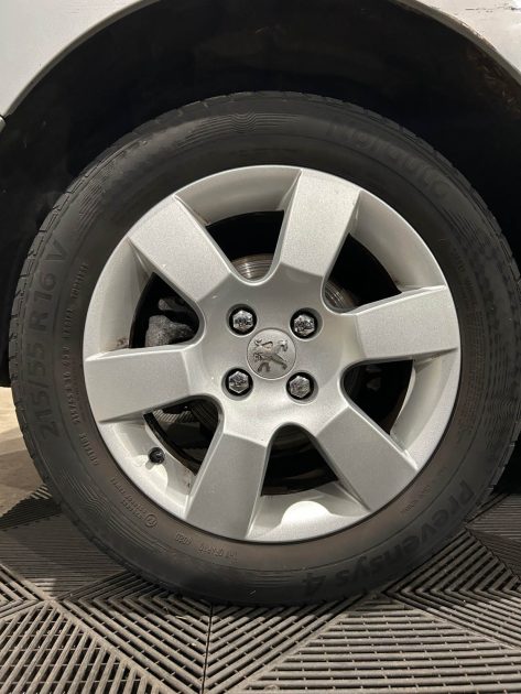 PEUGEOT 5008 CONFORT 1.6 HDI 112CH