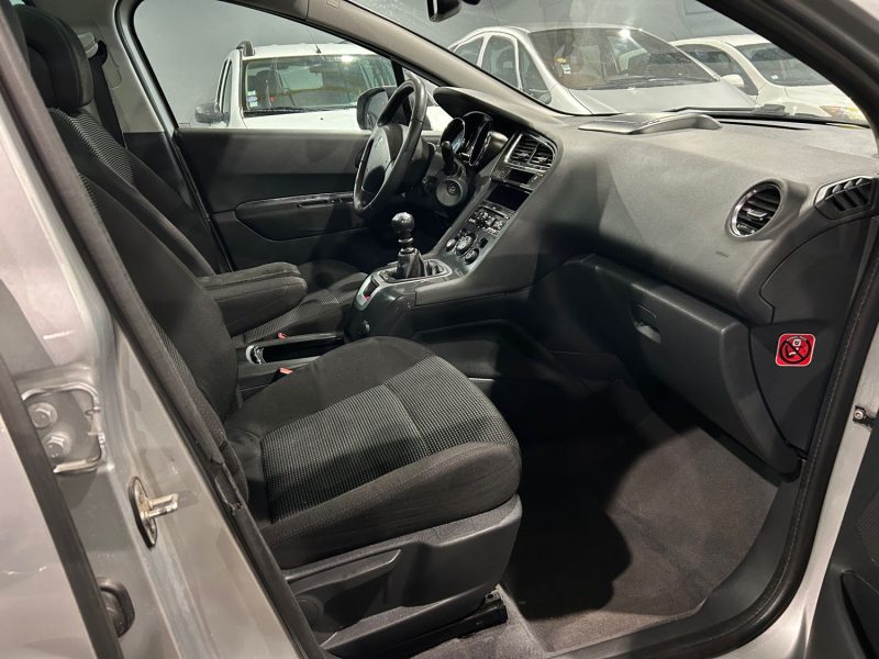 PEUGEOT 5008 CONFORT 1.6 HDI 112CH