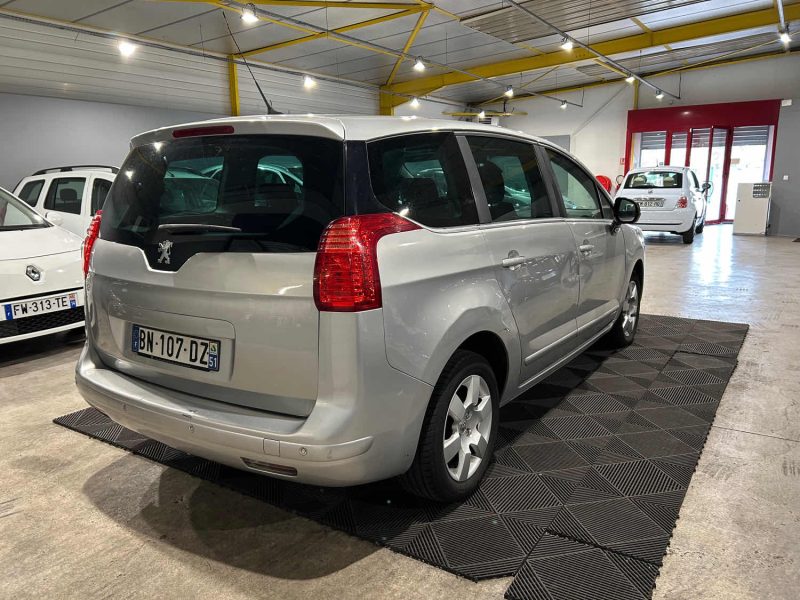 PEUGEOT 5008 CONFORT 1.6 HDI 112CH