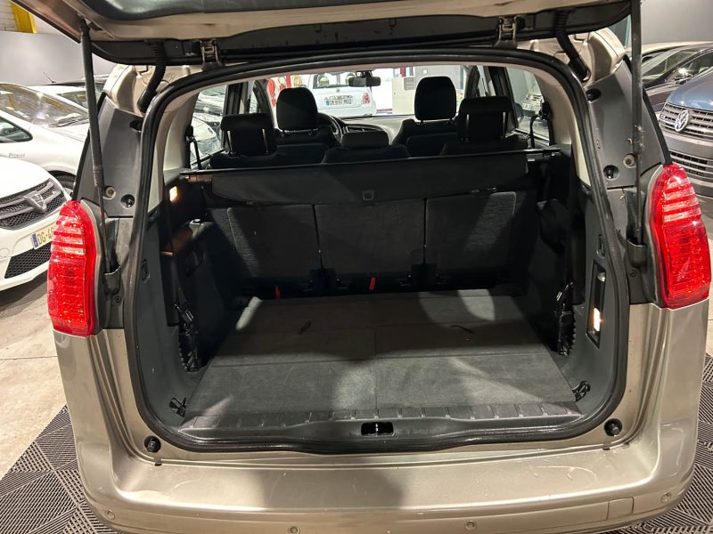 PEUGEOT 5008 1.6 HDI 110CH  PREMIUM PACK