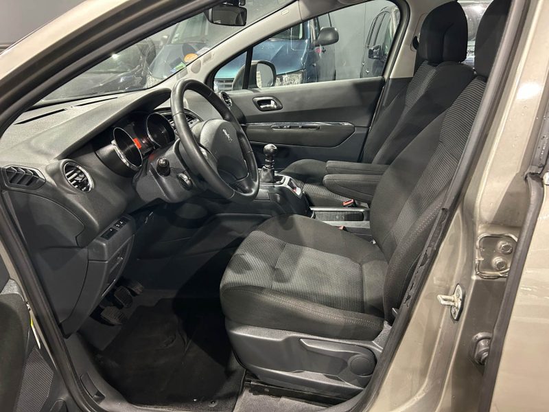 PEUGEOT 5008 1.6 HDI 110CH  PREMIUM PACK