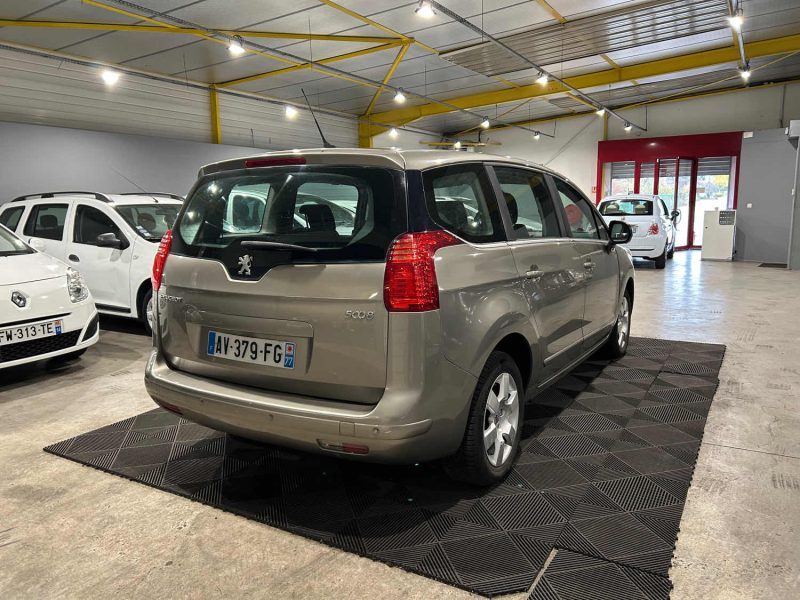 PEUGEOT 5008 1.6 HDI 110CH  PREMIUM PACK