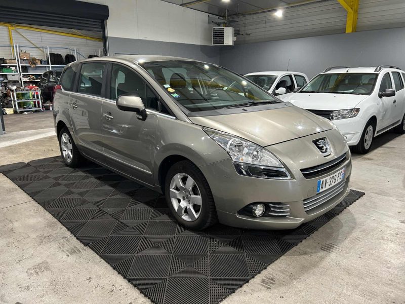 PEUGEOT 5008 1.6 HDI 110CH  PREMIUM PACK