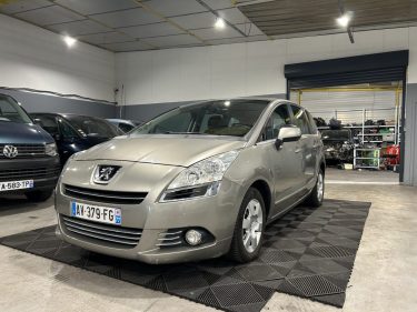 PEUGEOT 5008 1.6 HDI 110CH  PREMIUM PACK