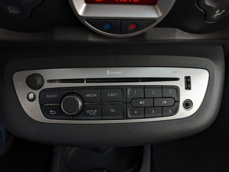 RENAULT TWINGO 1.2 16V 75CH BVR 2012