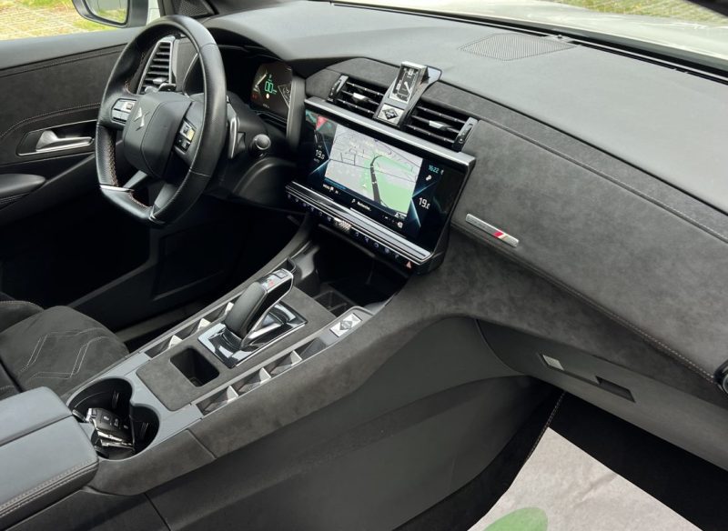 DS DS 7 CROSSBACK E-TENSE 1.6 THP HYBRID 200 / 300 Cv 4x4 PERFORMANCE LINE / BVA8 - GARANTIE 1 AN