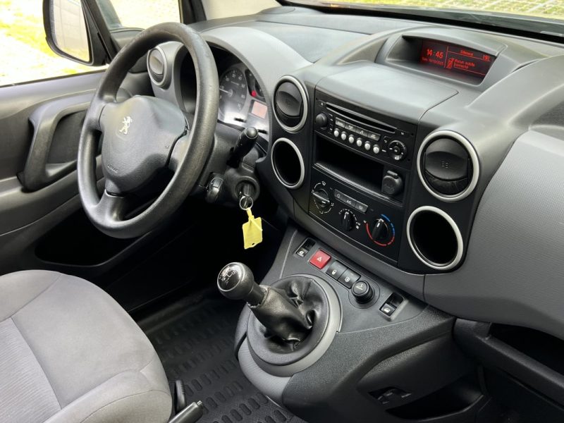 PEUGEOT PARTNER II 1.6 HDI 90 Cv 3 PLACES CLIMATISATION CRIT AIR 2 PORTE COULISSANTE - Garantie 1 an