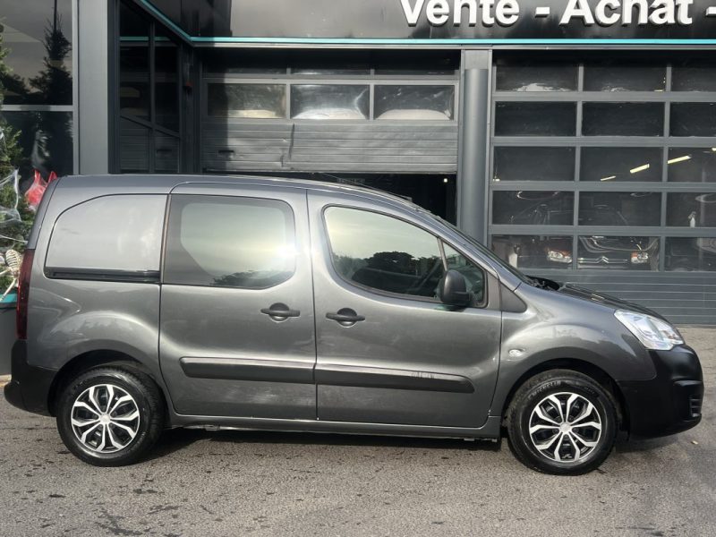 PEUGEOT PARTNER II 1.6 HDI 90 Cv 3 PLACES CLIMATISATION CRIT AIR 2 PORTE COULISSANTE - Garantie 1 an