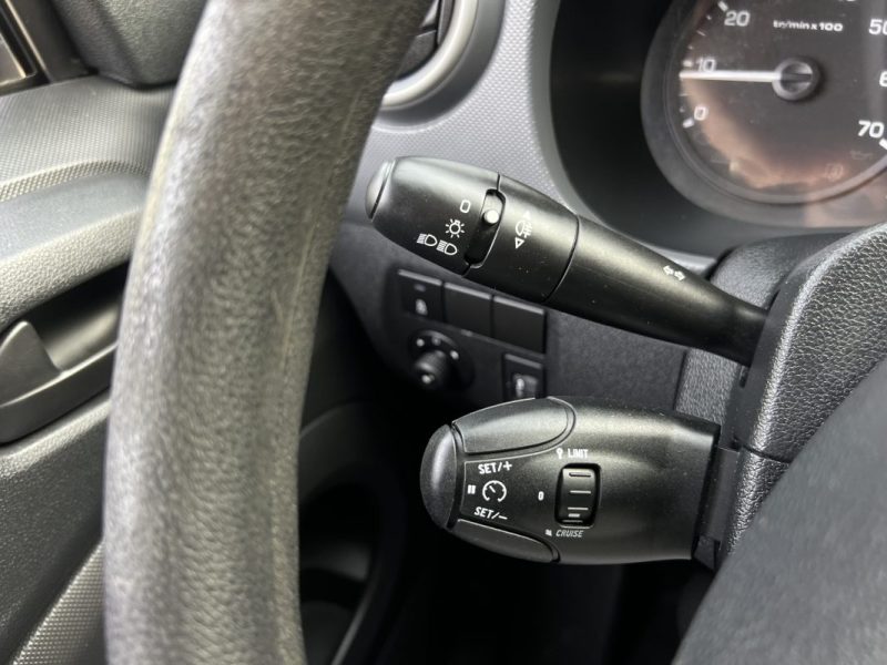 PEUGEOT PARTNER II 1.6 HDI 90 Cv 3 PLACES CLIMATISATION CRIT AIR 2 PORTE COULISSANTE - Garantie 1 an