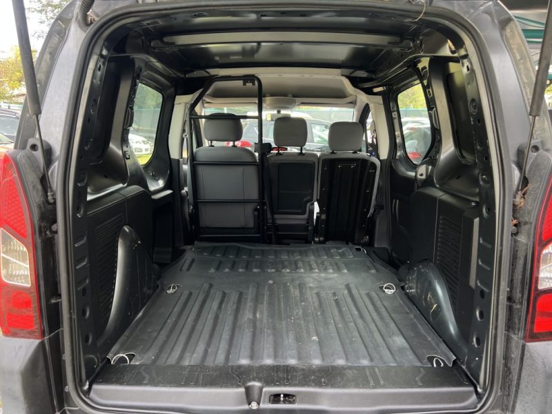 PEUGEOT PARTNER II 1.6 HDI 90 Cv 3 PLACES CLIMATISATION CRIT AIR 2 PORTE COULISSANTE - Garantie 1 an