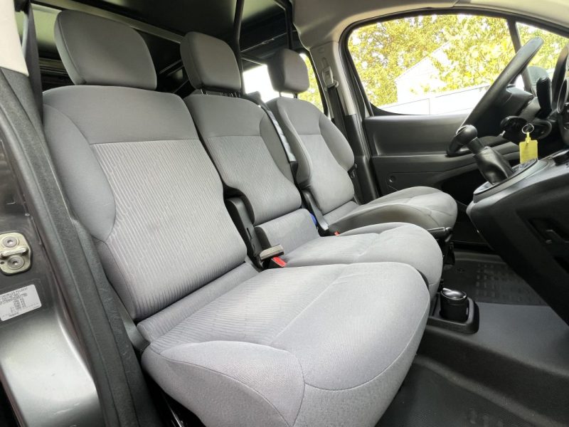 PEUGEOT PARTNER II 1.6 HDI 90 Cv 3 PLACES CLIMATISATION CRIT AIR 2 PORTE COULISSANTE - Garantie 1 an