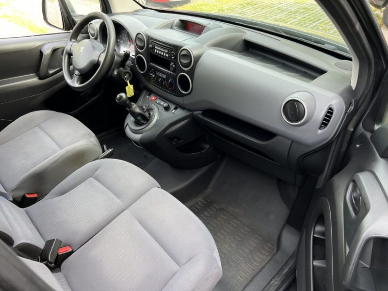 PEUGEOT PARTNER II 1.6 HDI 90 Cv 3 PLACES CLIMATISATION CRIT AIR 2 PORTE COULISSANTE - Garantie 1 an