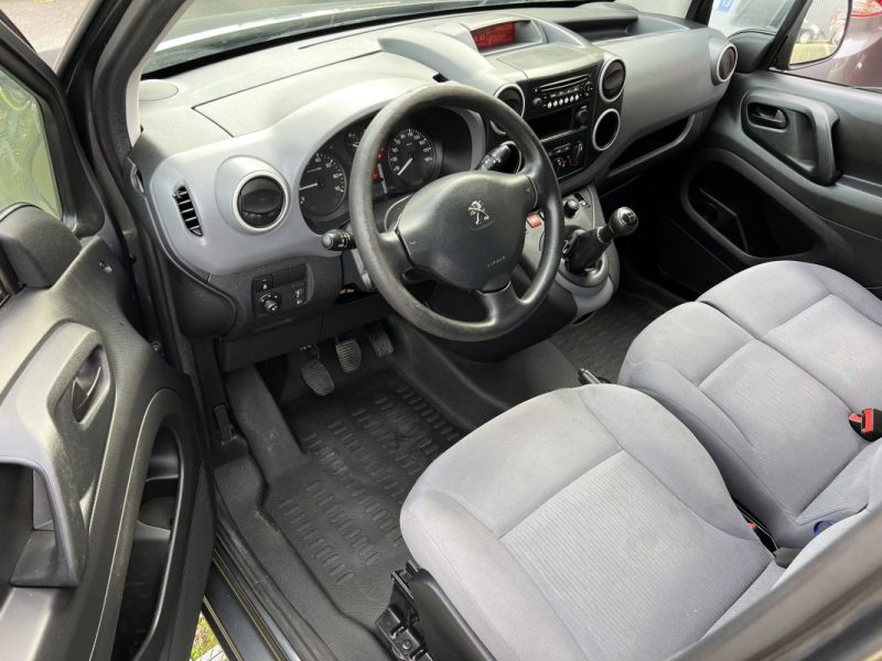 PEUGEOT PARTNER II 1.6 HDI 90 Cv 3 PLACES CLIMATISATION CRIT AIR 2 PORTE COULISSANTE - Garantie 1 an
