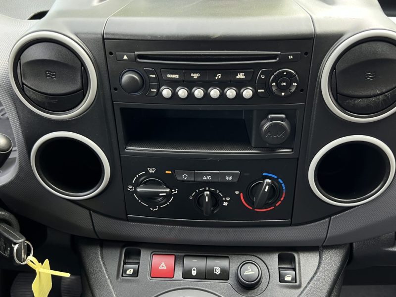 PEUGEOT PARTNER II 1.6 HDI 90 Cv 3 PLACES CLIMATISATION CRIT AIR 2 PORTE COULISSANTE - Garantie 1 an