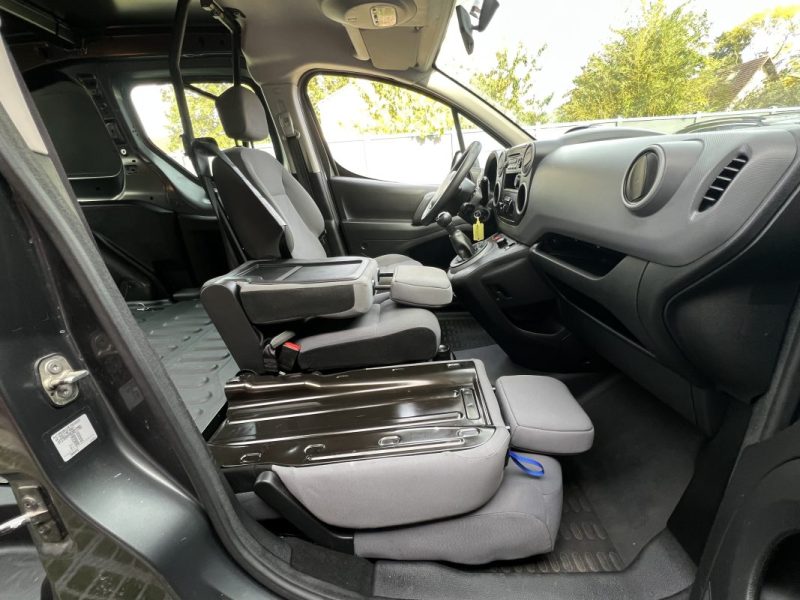 PEUGEOT PARTNER II 1.6 HDI 90 Cv 3 PLACES CLIMATISATION CRIT AIR 2 PORTE COULISSANTE - Garantie 1 an