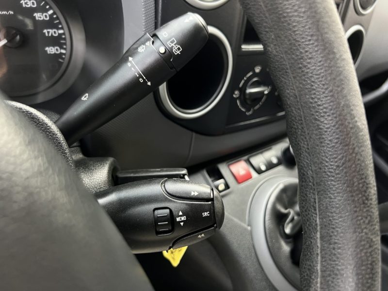 PEUGEOT PARTNER II 1.6 HDI 90 Cv 3 PLACES CLIMATISATION CRIT AIR 2 PORTE COULISSANTE - Garantie 1 an