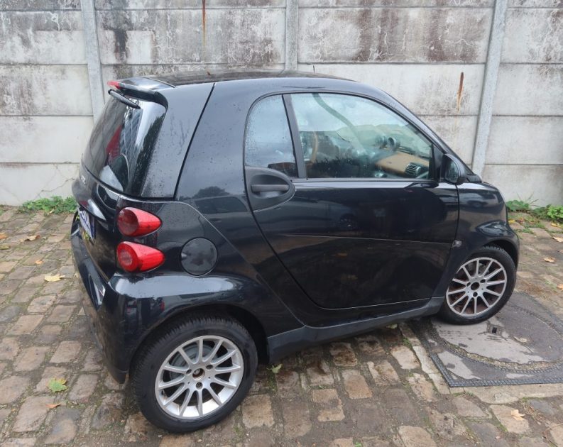 SMART FORTWO 0.9 TURBO PASSION 82CH / INTÉRIEUR TOUT CUIR / NAVIGATION MULTIMÉDIA KENWOOD    2009