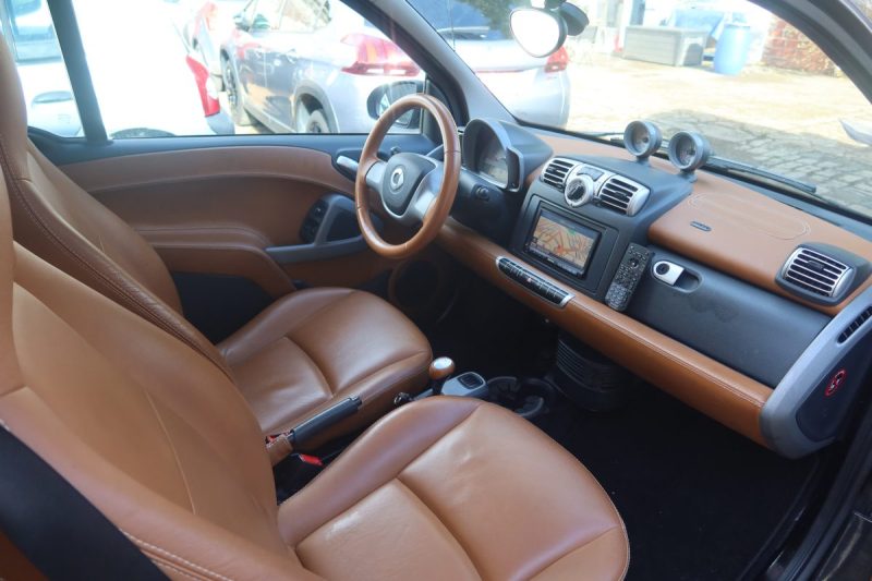 SMART FORTWO 0.9 TURBO PASSION 82CH / INTÉRIEUR TOUT CUIR / NAVIGATION MULTIMÉDIA KENWOOD    2009