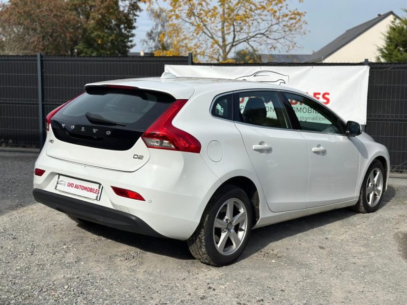 Volvo V40 1.6 D2 115cv Momentum BUSINESS garantie 12mois caméra de recul