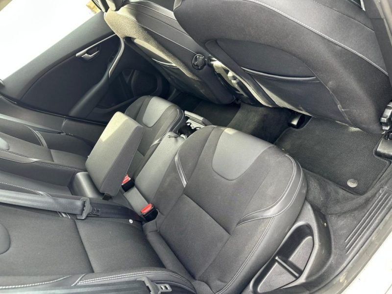 Volvo V40 1.6 D2 115cv Momentum BUSINESS garantie 12mois caméra de recul