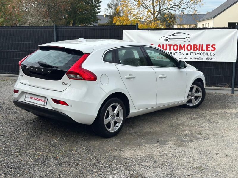 Volvo V40 1.6 D2 115cv Momentum BUSINESS garantie 12mois caméra de recul