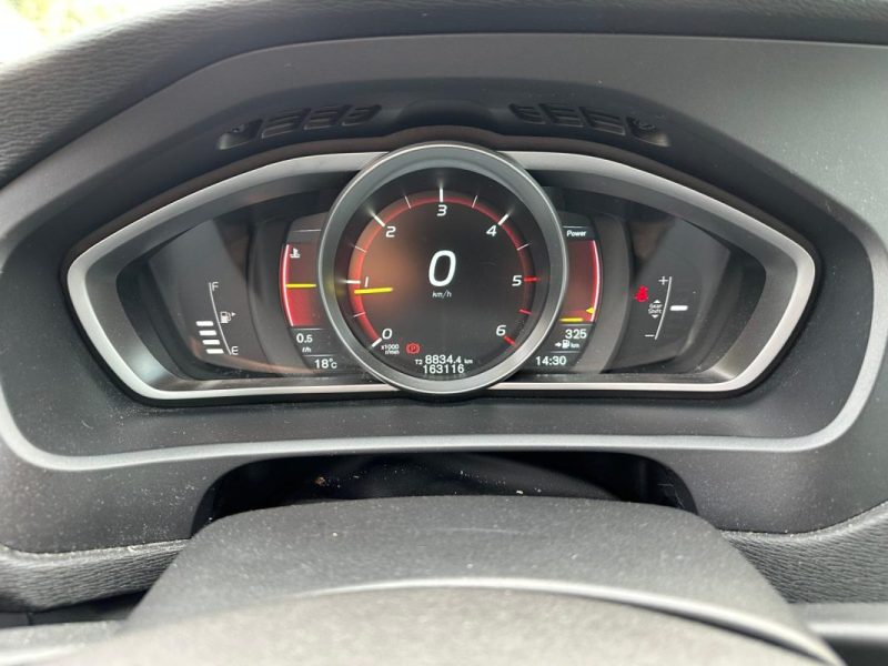 Volvo V40 1.6 D2 115cv Momentum BUSINESS garantie 12mois caméra de recul