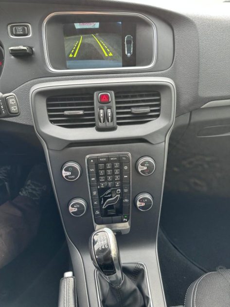 Volvo V40 1.6 D2 115cv Momentum BUSINESS garantie 12mois caméra de recul