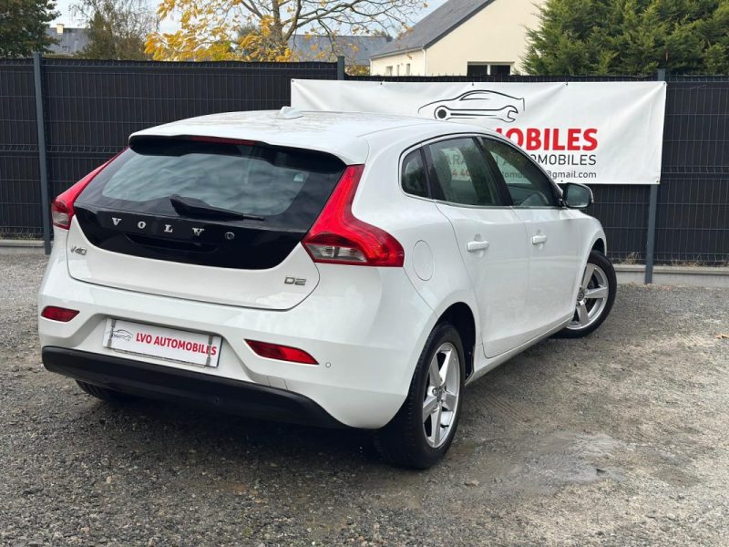 Volvo V40 1.6 D2 115cv Momentum BUSINESS garantie 12mois caméra de recul