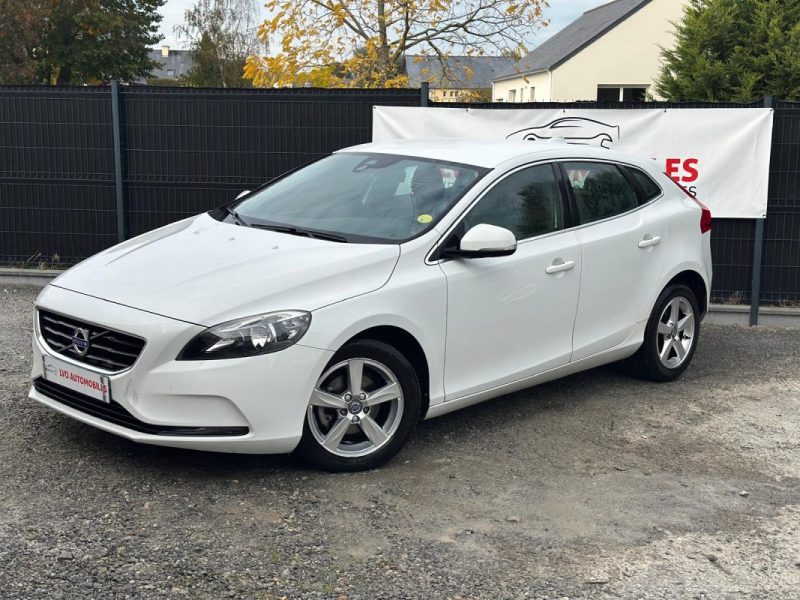 Volvo V40 1.6 D2 115cv Momentum BUSINESS garantie 12mois caméra de recul