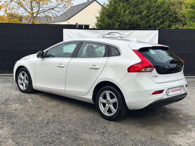 Volvo V40 1.6 D2 115cv Momentum BUSINESS garantie 12mois caméra de recul