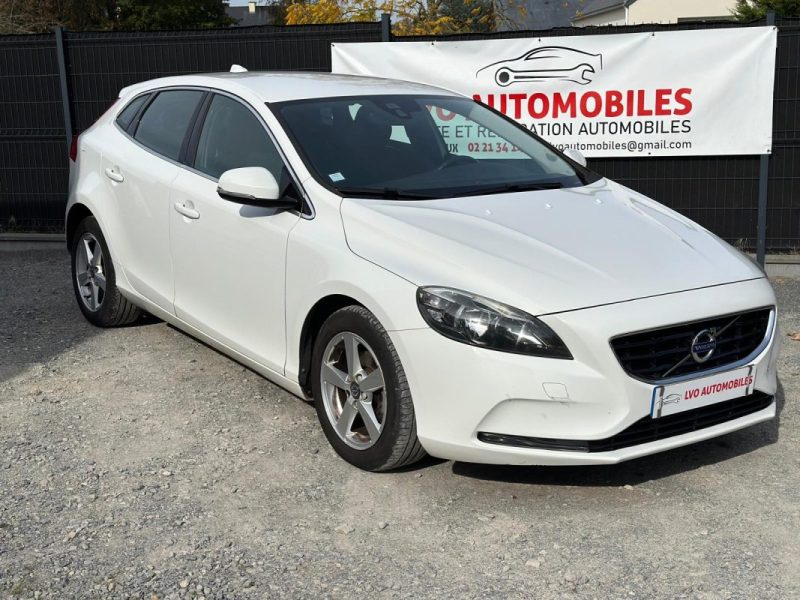 Volvo V40 1.6 D2 115cv Momentum BUSINESS garantie 12mois caméra de recul