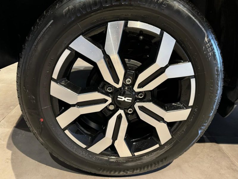 DACIA DUSTER 1.0 ECO-G 100 JOURNEY 4X2 / CAMERA 360° / SIEGES CHAUFFANTS / DETECTEUR ANGLES MORTS  2023