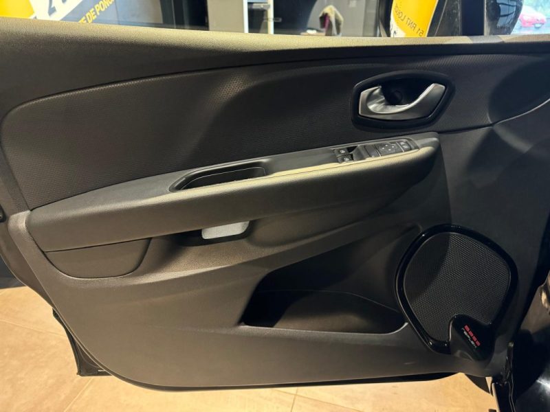 RENAULT CLIO 1.5 DCI 90 ENERGY LIMITED / DISTRIBUTION 2024 / ENTRETIEN RENAULT COMPLET /  2017