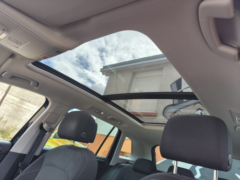 VOLKSWAGEN TIGUAN 1.5 TSI 150CH R-LINE DSG7 2022 VOLKSWAGEN Model :TIGUAN Finition:1.5 TSI 150ch R-L