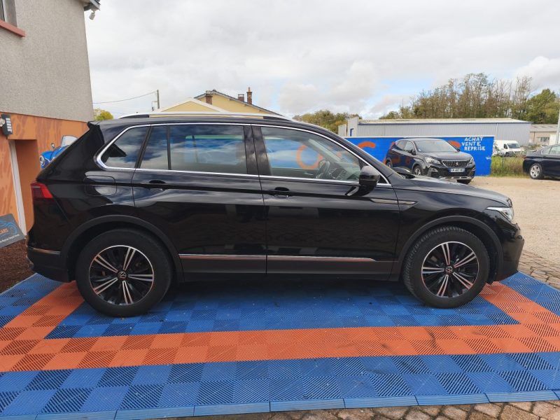 VOLKSWAGEN TIGUAN 1.5 TSI 150CH R-LINE DSG7 2022 VOLKSWAGEN Model :TIGUAN Finition:1.5 TSI 150ch R-L