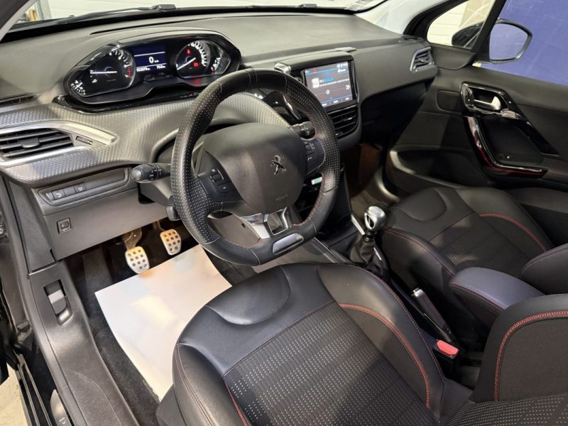 PEUGEOT 208 1.2 110 GT-LINE BVM 6 / APPLE CARPLAY / COURROIE DE DISTRIBUTION NEUVE 