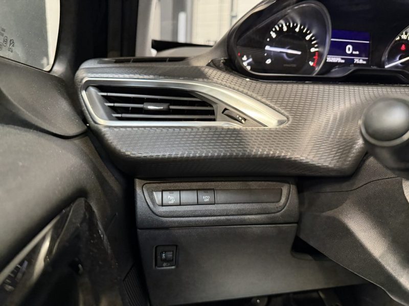 PEUGEOT 208 1.2 110 GT-LINE BVM 6 / APPLE CARPLAY / COURROIE DE DISTRIBUTION NEUVE 