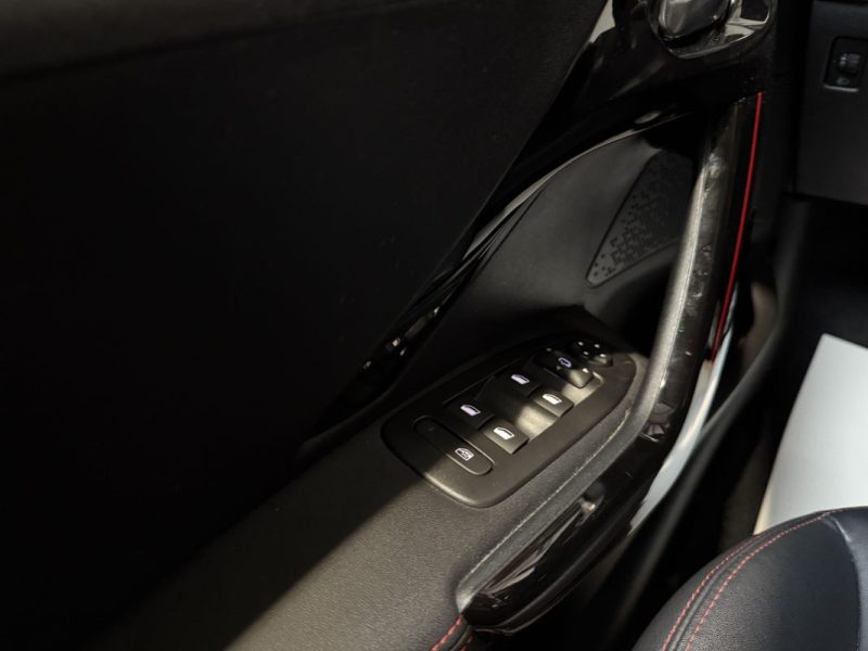 PEUGEOT 208 1.2 110 GT-LINE BVM 6 / APPLE CARPLAY / COURROIE DE DISTRIBUTION NEUVE 