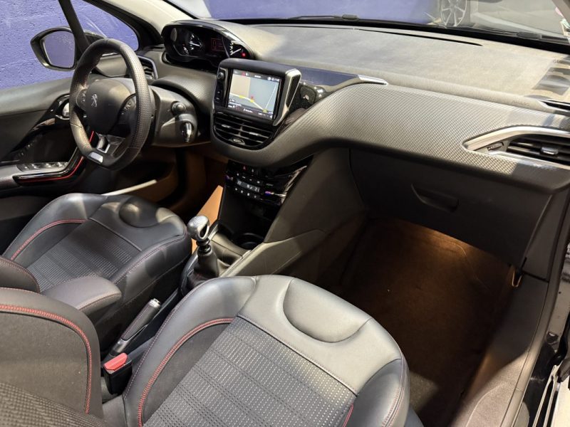 PEUGEOT 208 1.2 110 GT-LINE BVM 6 / APPLE CARPLAY / COURROIE DE DISTRIBUTION NEUVE 